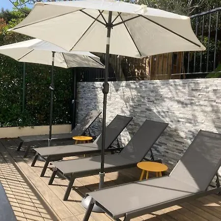 Sea View Villa, Pool, 4 Bedrooms, Air Conditioning, 1 Mile Szálloda