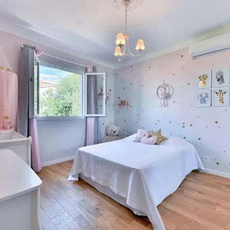 Sea View Villa, Pool, 4 Bedrooms, Air Conditioning, 1 Mile Szálloda *