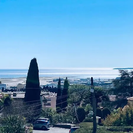 Sea View Villa, Pool, 4 Bedrooms, Air Conditioning, 1 Mile Szálloda