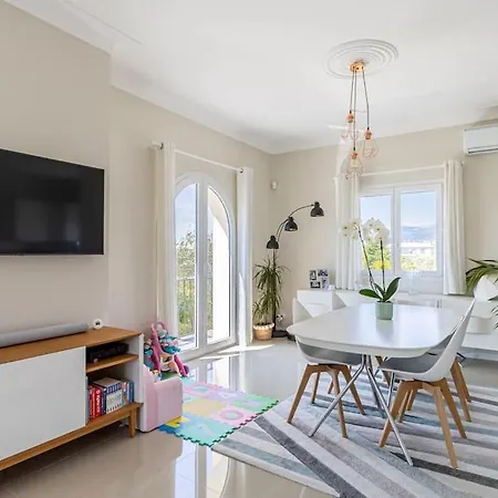 Sea View Villa, Pool, 4 Bedrooms, Air Conditioning, 1 Mile